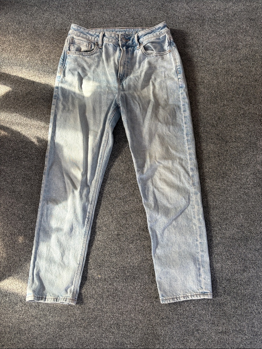 American Eagle Outfitters Light Blue Slim Straight Jeans - Size 6 Short